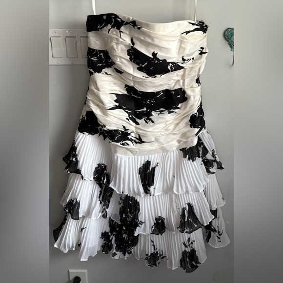 White House Black Market Elegant Black and White Strapless Dress - Picture 1 of 4